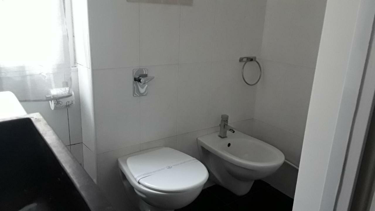 Archimede Apartment Pavia Exterior photo